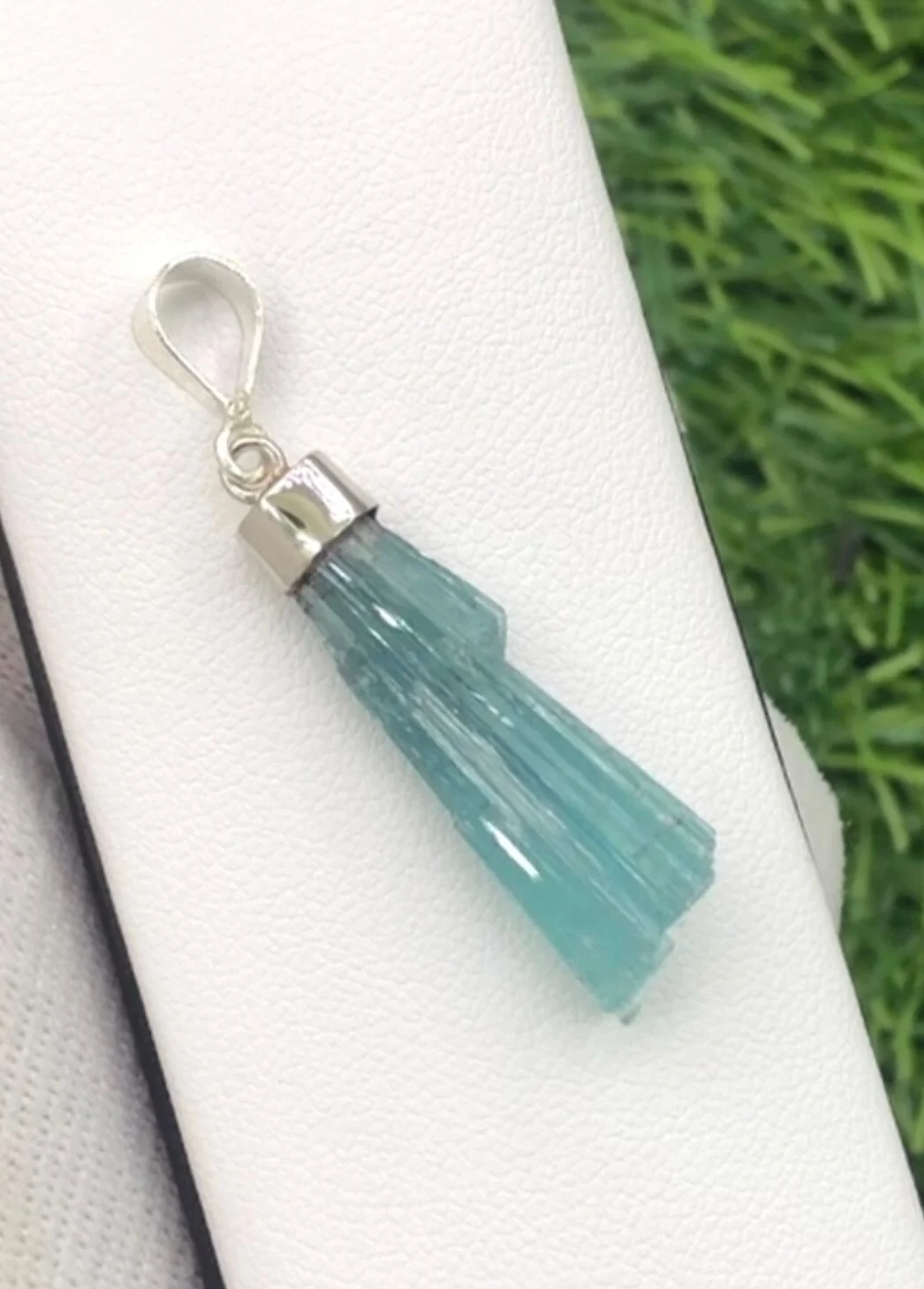 Blue crystal pendant